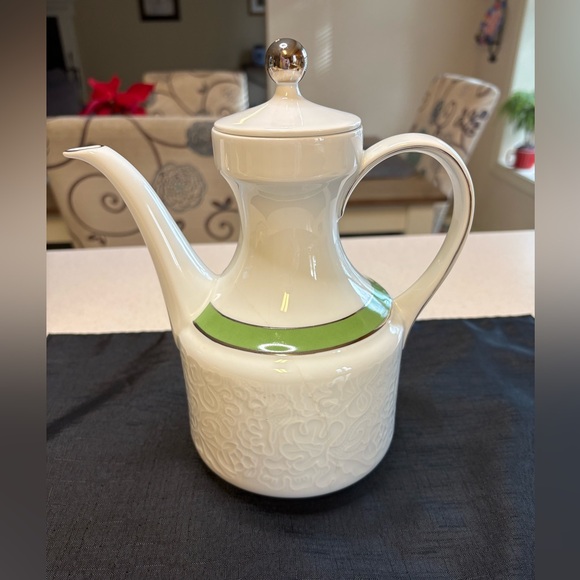 Hutschenreuther Porcelain Coffee Pot - Picture 1 of 9